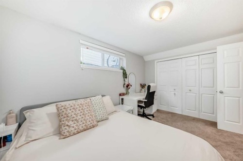 574 Chaparral Drive Se, Calgary, AB - Indoor Photo Showing Bedroom