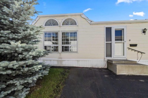 254 Erin Woods Circle Se, Calgary, AB - Outdoor