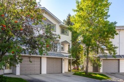 51 Kingsland Villas SW Calgary, AB T2V 5J9