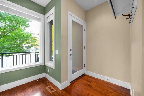 2512 16B Street Sw, Calgary, AB - Indoor Photo Showing Other Room