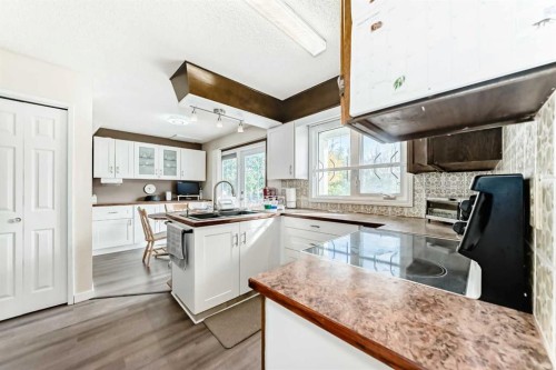 15 Whitewood Bay Ne, Calgary, AB - Indoor Photo Showing Kitchen