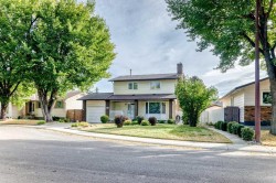 15 Whitewood Bay NE Calgary, AB T1Y 3N3