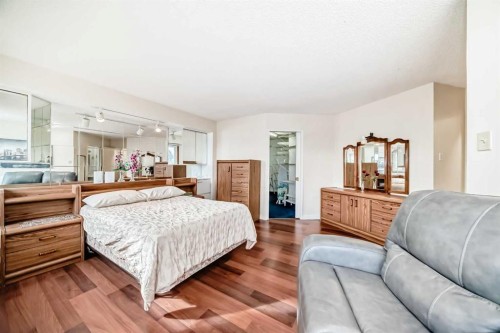 15 Whitewood Bay Ne, Calgary, AB - Indoor Photo Showing Bedroom