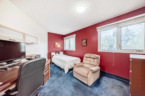 15 Whitewood Bay Ne, Calgary, AB - Indoor Photo Showing Bedroom