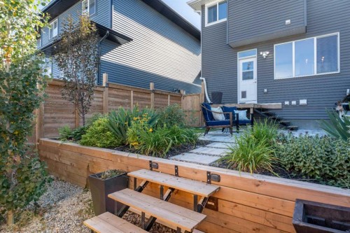 332 Lawthorn Way Se, Airdrie, AB - Outdoor