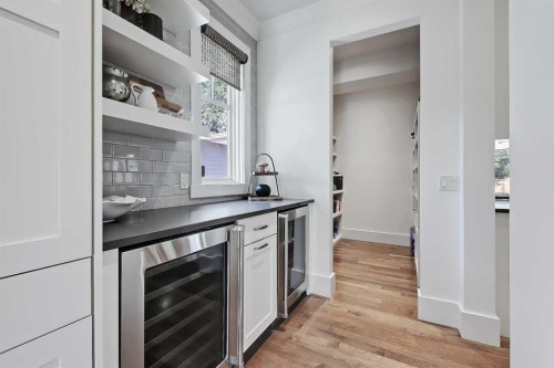 2 Granville Crescent Sw, Calgary, AB - Indoor