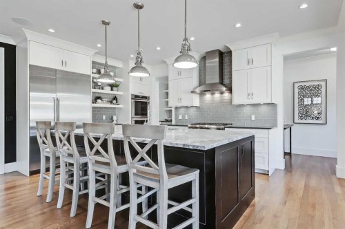 2 Granville Crescent Sw, Calgary, AB - Indoor Photo Showing Other Room