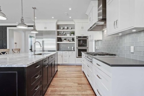 2 Granville Crescent Sw, Calgary, AB - Indoor Photo Showing Kitchen With Upgraded Kitchen