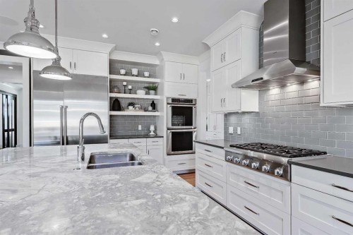 2 Granville Crescent Sw, Calgary, AB - Indoor Photo Showing Kitchen With Double Sink With Upgraded Kitchen