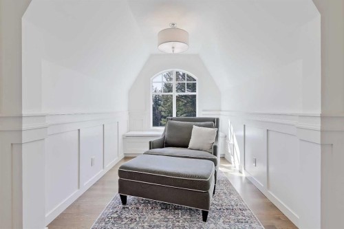 2 Granville Crescent Sw, Calgary, AB - Indoor Photo Showing Other Room