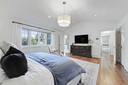 2 Granville Crescent Sw, Calgary, AB - Indoor Photo Showing Bedroom