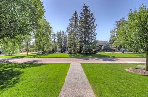 2 Granville Crescent Sw, Calgary, AB - Outdoor