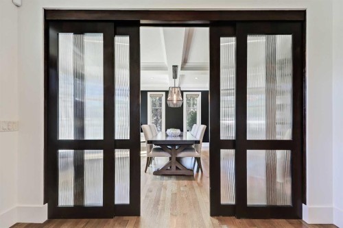 2 Granville Crescent Sw, Calgary, AB - Indoor Photo Showing Other Room