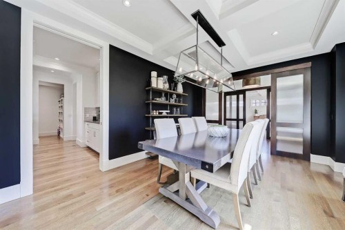 2 Granville Crescent Sw, Calgary, AB - Indoor Photo Showing Dining Room