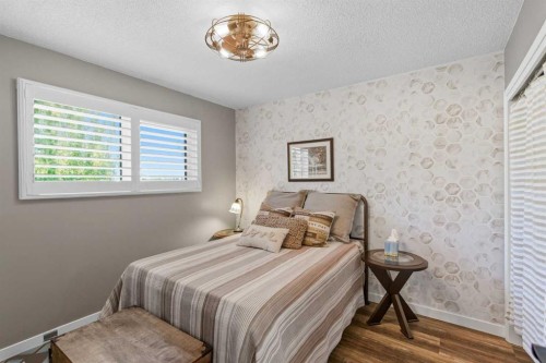 83 Brazeau Crescent Sw, Calgary, AB - Indoor Photo Showing Bedroom