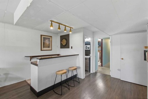 83 Brazeau Crescent Sw, Calgary, AB - Indoor Photo Showing Other Room
