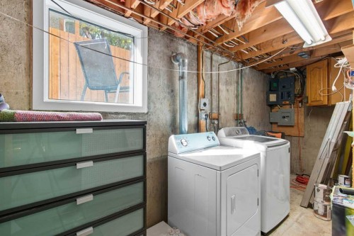 83 Brazeau Crescent Sw, Calgary, AB - Indoor Photo Showing Laundry Room