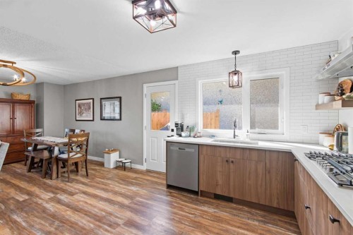 83 Brazeau Crescent Sw, Calgary, AB - Indoor