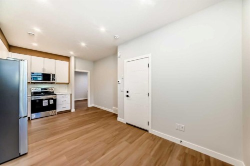 2121 13 Street Nw, Calgary, AB - Indoor