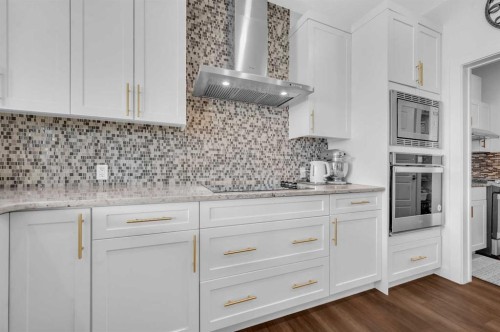 127 Ambleside Crescent Nw, Calgary, AB - Indoor Photo Showing Kitchen With Upgraded Kitchen