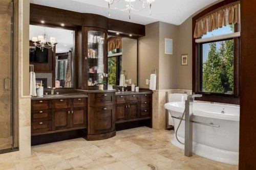 4 Aspen Ridge Bay Sw, Calgary, AB - Indoor Photo Showing Bathroom