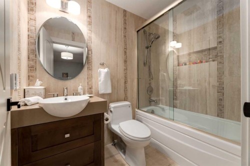 4 Aspen Ridge Bay Sw, Calgary, AB - Indoor Photo Showing Bathroom