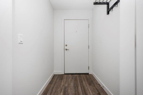 101-730 5 Street Ne, Calgary, AB - Indoor Photo Showing Other Room