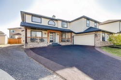 127 Canoe Place SW Airdrie, AB T4B 2L5