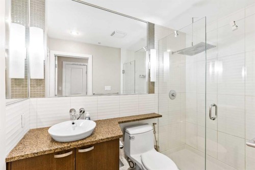 1403-99 Spruce Place Sw, Calgary, AB - Indoor Photo Showing Bathroom