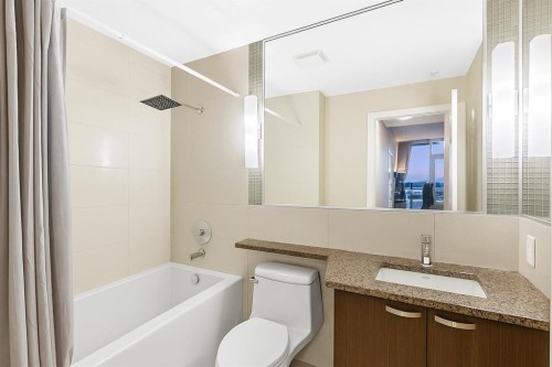1403-99 Spruce Place Sw, Calgary, AB - Indoor Photo Showing Bathroom