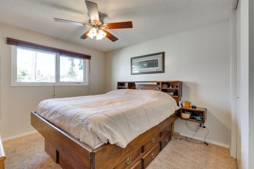 360 Malvern Close Ne, Calgary, AB - Indoor Photo Showing Bedroom