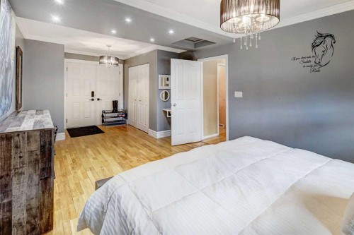 1509 38 Street Se, Calgary, AB - Indoor Photo Showing Bedroom