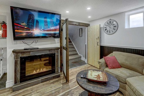 1509 38 Street Se, Calgary, AB - Indoor With Fireplace
