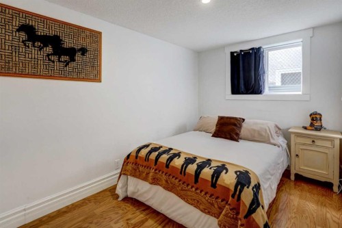 1509 38 Street Se, Calgary, AB - Indoor Photo Showing Bedroom