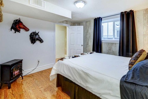 1509 38 Street Se, Calgary, AB - Indoor Photo Showing Bedroom