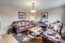 1509 38 Street Se, Calgary, AB  - Indoor Photo Showing Living Room 