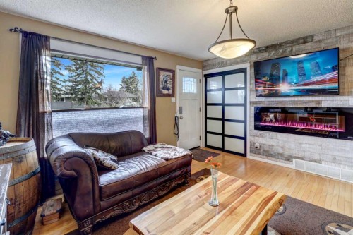 1509 38 Street Se, Calgary, AB - Indoor