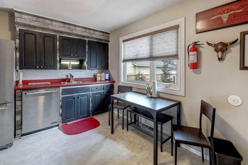 1509 38 Street Se, Calgary, AB - Indoor Photo Showing Other Room