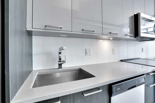 405-624 8 Avenue Se, Calgary, AB - Indoor Photo Showing Kitchen