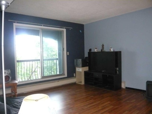 2410 14 Street Sw, Calgary, AB - Indoor