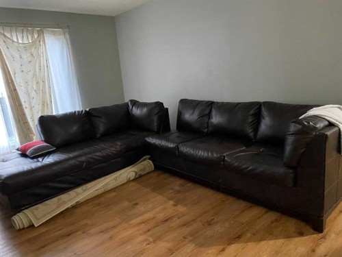 2410 14 Street Sw, Calgary, AB - Indoor Photo Showing Living Room