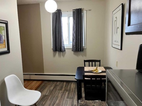 2410 14 Street Sw, Calgary, AB - Indoor Photo Showing Dining Room