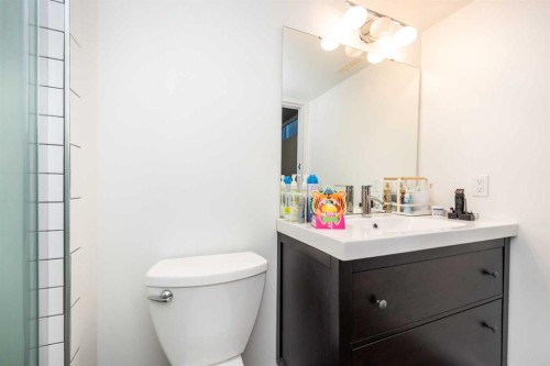 49 Rocky Ridge Heath Nw, Calgary, AB - Indoor Photo Showing Bathroom