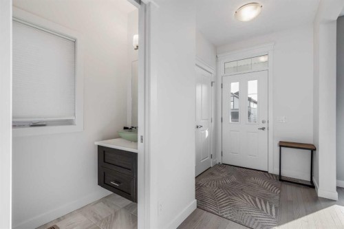 629 Reynolds Crescent Sw, Airdrie, AB - Indoor Photo Showing Other Room