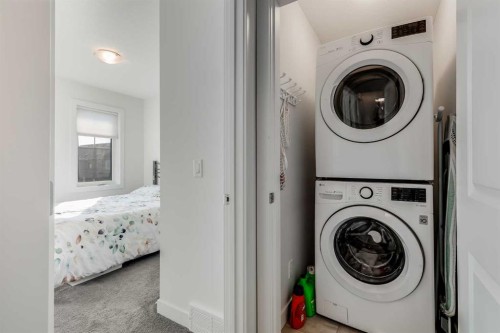 629 Reynolds Crescent Sw, Airdrie, AB - Indoor Photo Showing Laundry Room