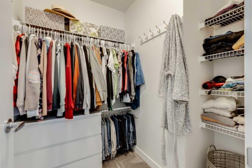 629 Reynolds Crescent Sw, Airdrie, AB - Indoor With Storage