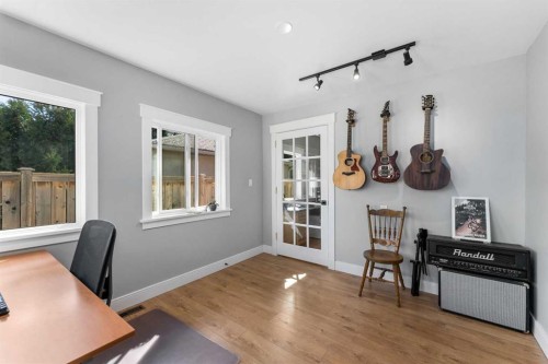 8736 34 Avenue Nw, Calgary, AB - Indoor Photo Showing Office