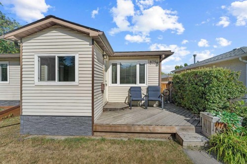 8736 34 Avenue Nw, Calgary, AB - Outdoor