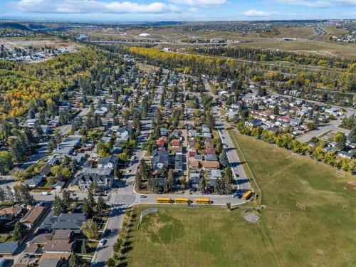 8736 34 Avenue Nw, Calgary, AB - Outdoor With View