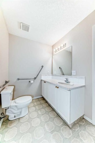112-2850 51 Street Sw, Calgary, AB - Indoor Photo Showing Bathroom